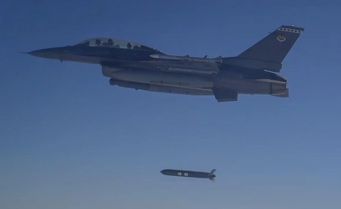 Ракету AGM-188A Rusty Dagger, яку створили для України, інтегрували на F-16 (фото)