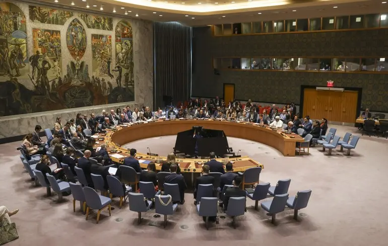 Росія і Китай підтримали Іран, застосувавши вето на резолюцію ООН, що стосується розблокування Ормузької протоки. 1