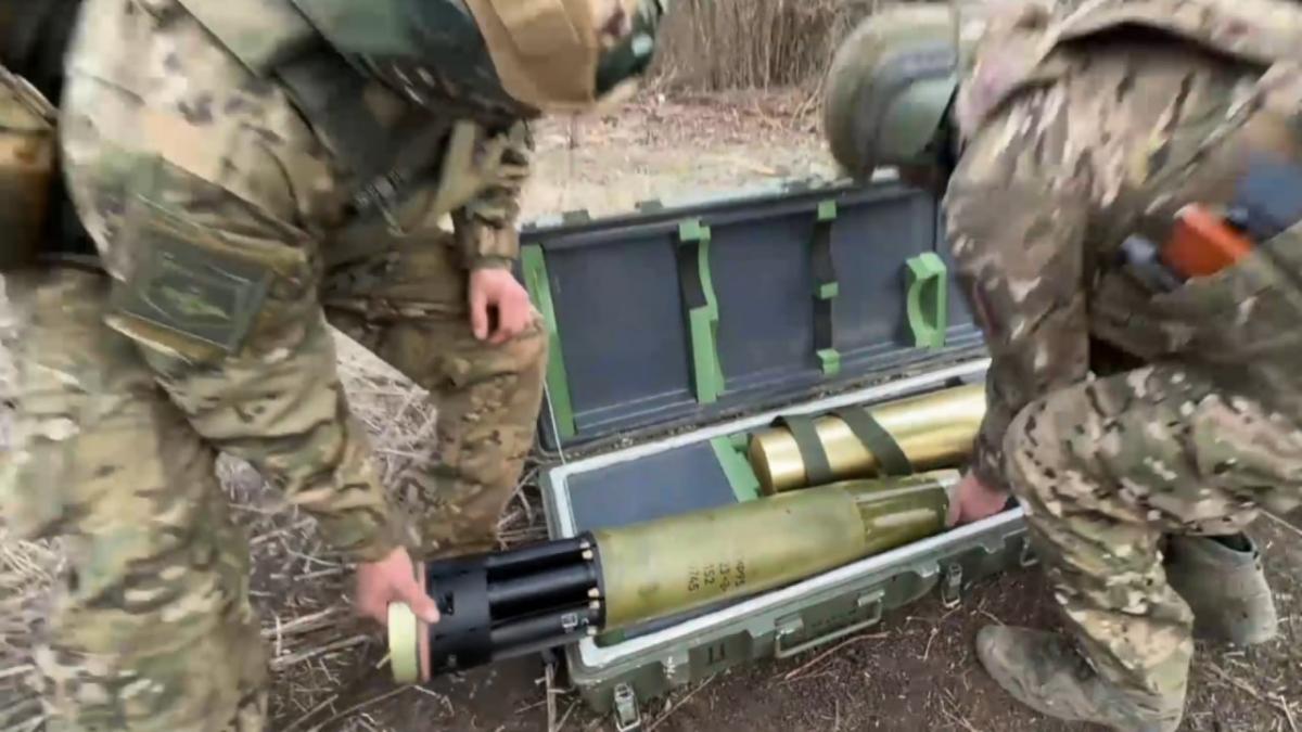 Російській армії передали нові керовані артилерійські снаряди (відео)