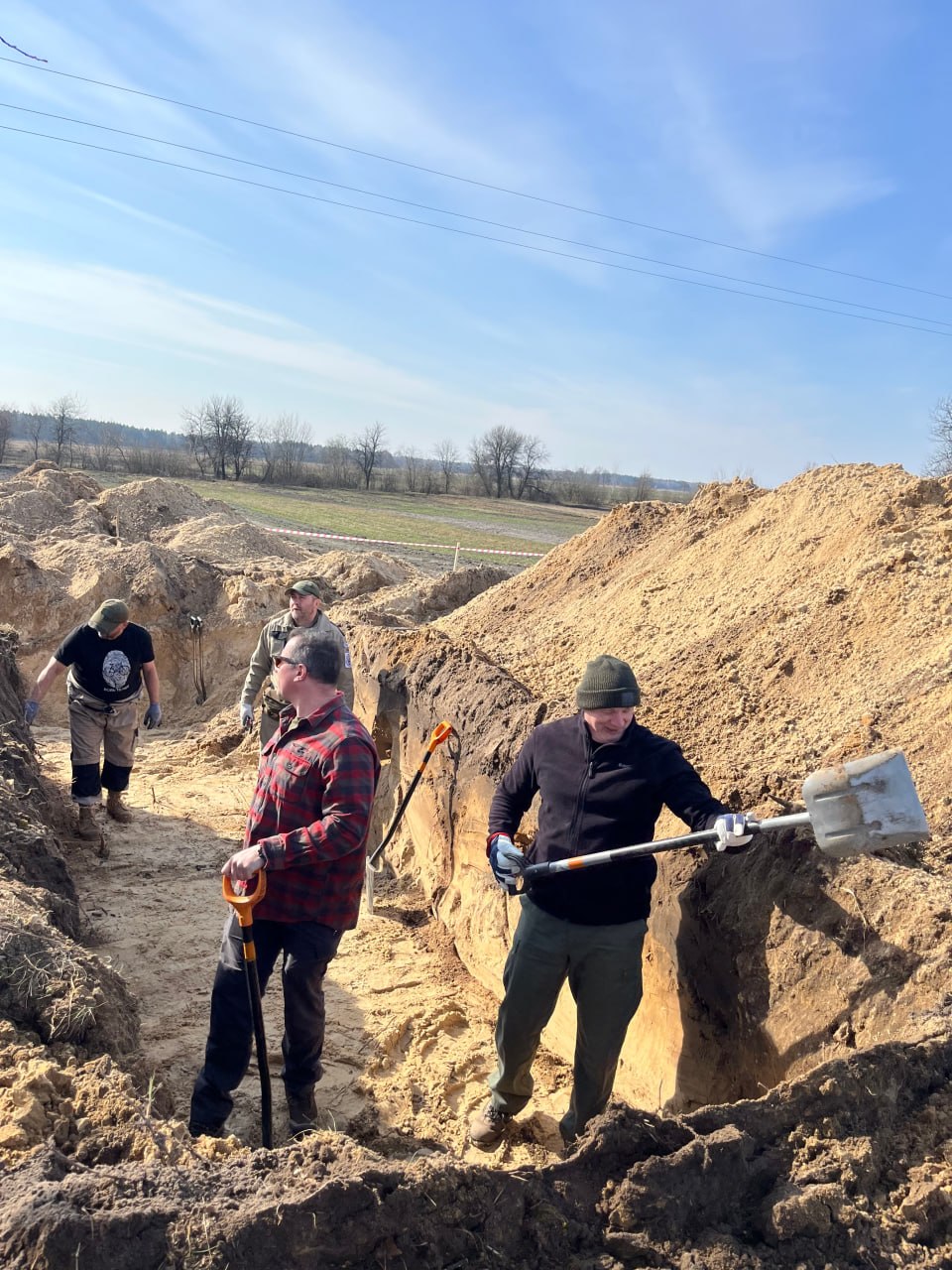 Розкопки в селі Угли: Кароліна Романовська про пошуки масових поховань. 3