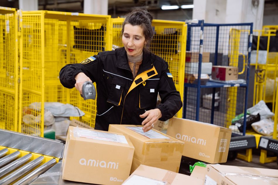 В Україні отримують велику кількість посилок вартістю до €150, що викликає інтерес до питання їх оподаткування. Ритейлери звертають увагу на цю ситуацію через можливі зміни в податковій політиці. 1