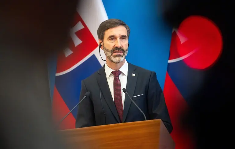 Словаччина запевнила, що не перешкоджатиме ухваленню рішення щодо надання Україні кредиту в розмірі 90 мільярдів. 1