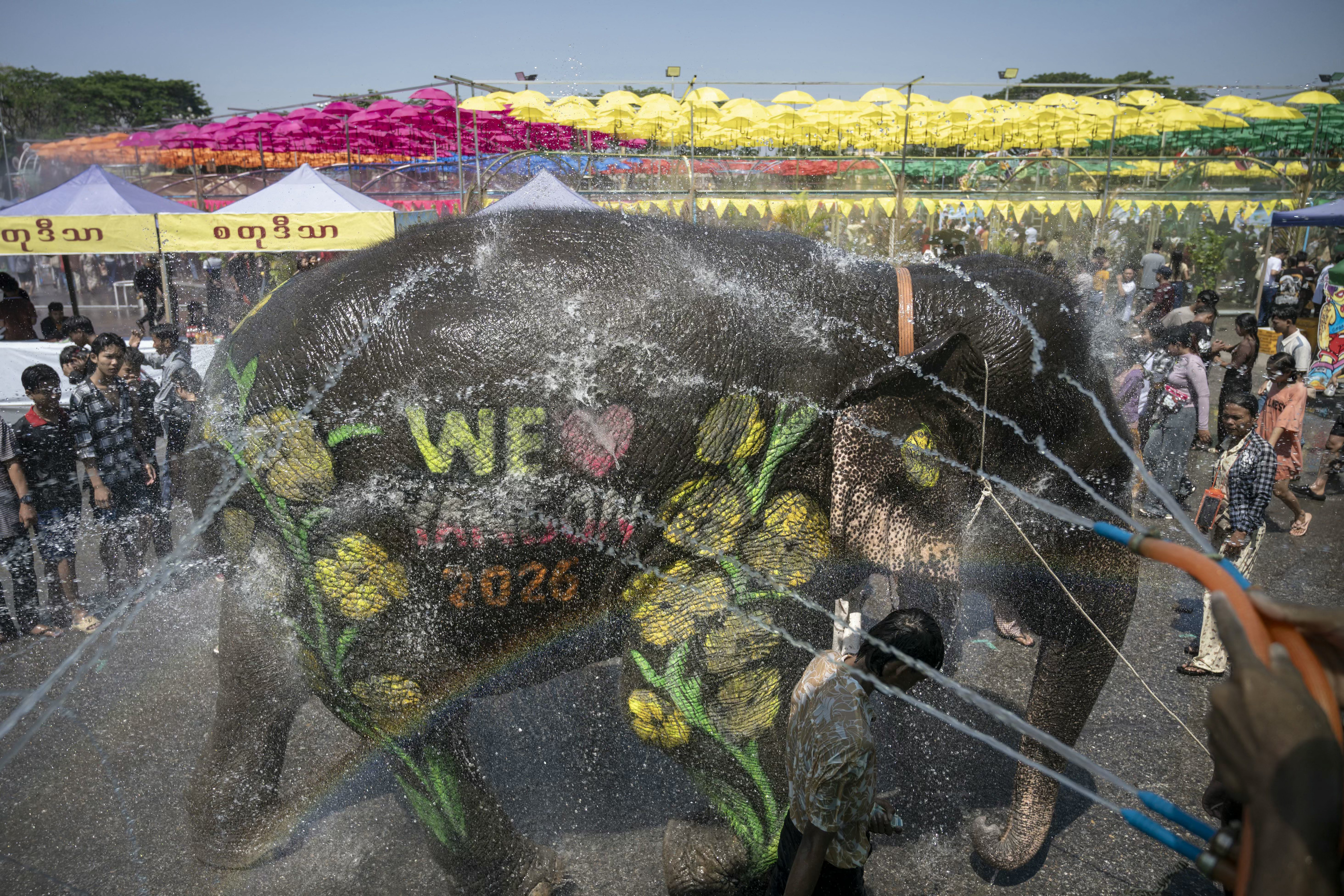 Сонгкран у Таїланді - більше 500 тисяч іноземців прибули до країни на святкування Нового року. 20