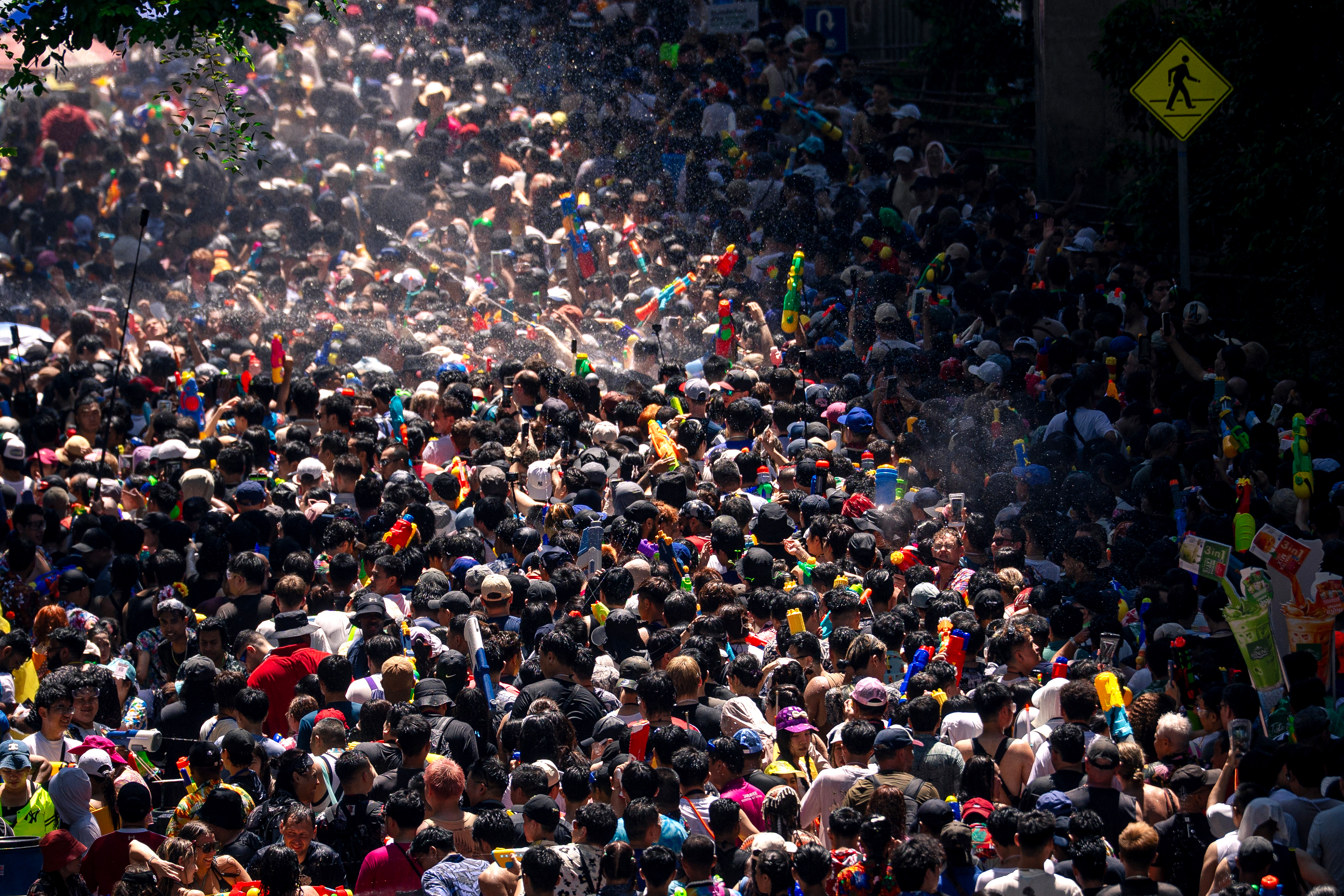 Сонгкран у Таїланді - більше 500 тисяч іноземців прибули до країни на святкування Нового року. 19