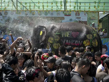Сонгкран у Таїланді - більше 500 тисяч іноземців прибули до країни на святкування Нового року. 9