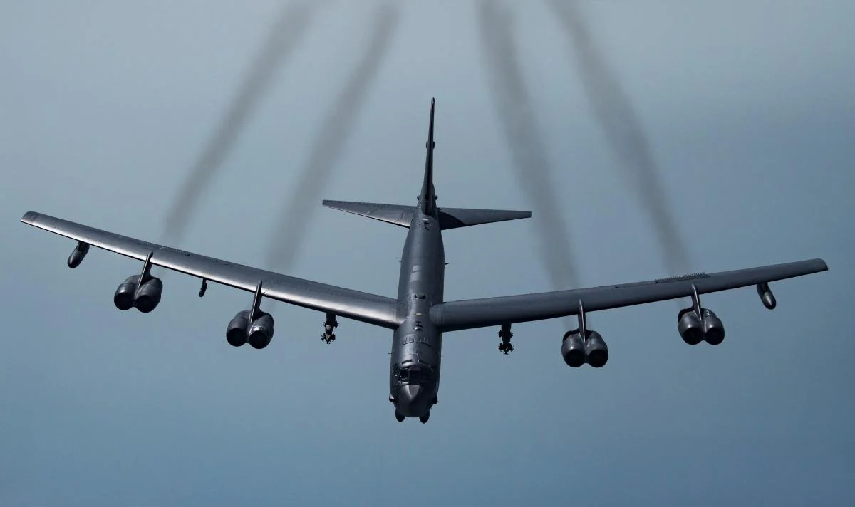 США вперше запустили над Іраном бомбардувальники B-52, маючи перевагу в повітрі