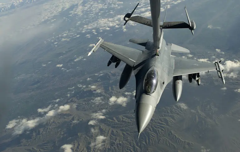 США завдали ударів по Ірану, внаслідок чого було атаковано острів Харг та численні військові об'єкти. 1