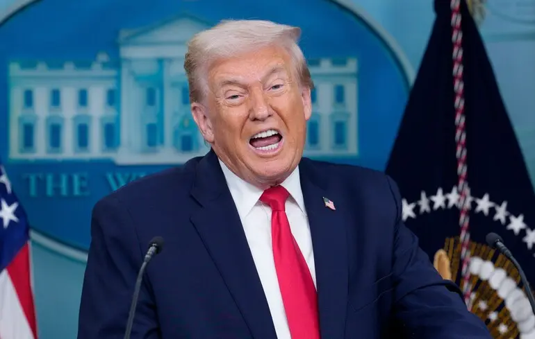 Трамп висловив нову загрозу на адресу Ірану – у країні повідомили, як слід реагувати на його атаки. 1