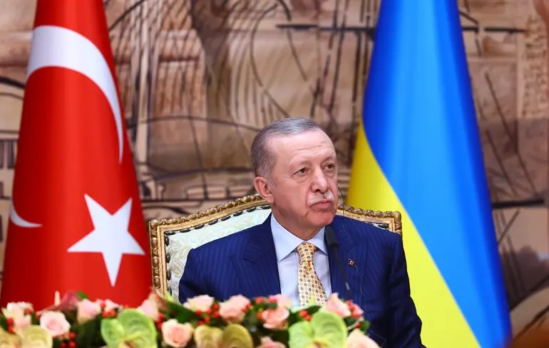 Туреччина також активно працює над встановленням перемир'я між Сполученими Штатами та Іраном. 1