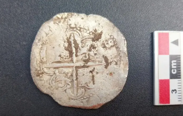 У Чилі виявили іспанську монету, що датується 16 століттям. Дослідники з'ясували, яким чином вона потрапила на цю територію, а також місце її знаходження. У Чилі виявили іспанську монету, що датується 16 століттям. Дослідники з'ясували, яким чином вона потрапила на цю територію, а також місце її знаходження. 1