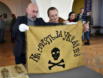 У Києві презентували історичну колекцію з понад 1500 артефактів - фоторепортаж 1