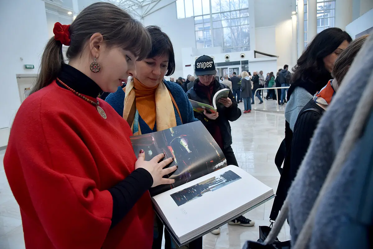 У Музеї Шевченка в Уиєві відкрилася виставка підсумків 30-річної роботи художників Бевзи, Лебединця та Литвиненка 1