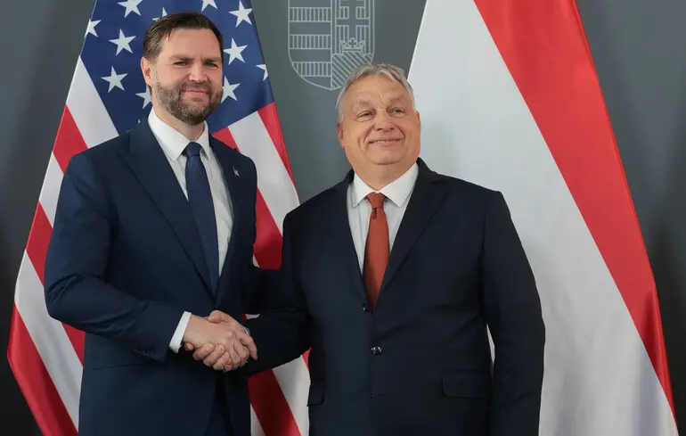 Венс провів зустріч з Орбаном, під час якої обговорили ситуацію з війною в Україні. 1