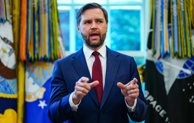 Венс висловив гордість за зупинку надання допомоги Україні з боку США. Венс висловив гордість за зупинку надання допомоги Україні з боку США. 1