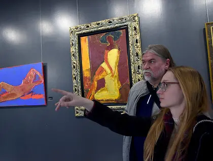 Виставка Анатолія Криволапа - основний акцент це ранні роботи 1990-х років 12