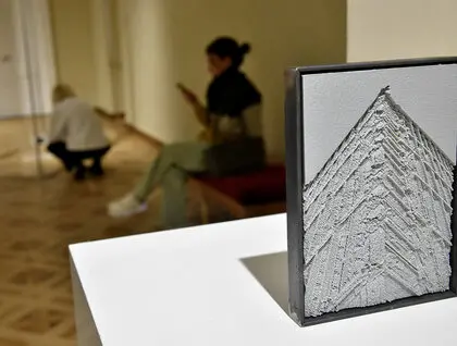 Виставка Ярослави Мельниченко - у музеї Шевченка відкрили проєкт «Тимчасово (пусті)» про культурну евакуацію - фото 1