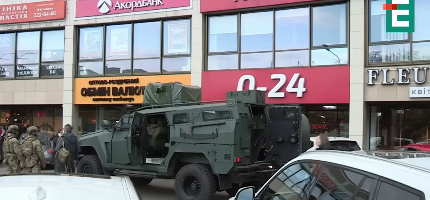 Зброя військового пенсіонера Васильченкова, який скоїв вбивства в Києві, перебувала в розшуку. 1