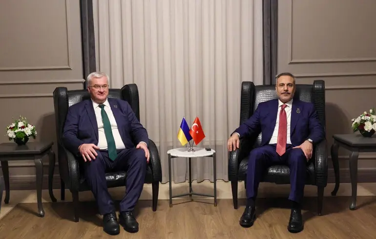 Зеленський дав згоду на проведення зустрічі з Путіним у Туреччині, повідомив Сибіга. 1