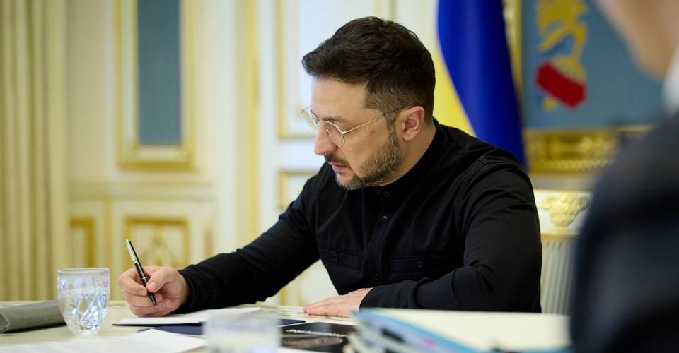 Зеленський продовжив військовий призов на три роки після завершення війни. 1