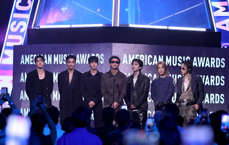 BTS вдруге виграли головну нагороду American Music Awards - тріумфаторами також стали Сабріна Карпентер і SOMBR - новини культури 1