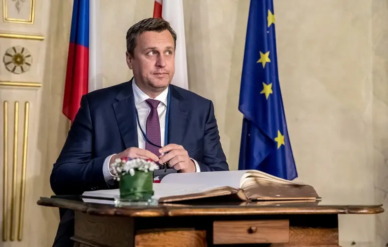 Данко висловив критику на адресу Фіцо за його підтримку України в контексті вступу країни до Європейського Союзу. 1