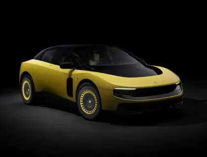 Ferrari презентувала свій перший електричний автомобіль Luce, розроблений колишнім головним дизайнером Apple Джоні Айвом. 4