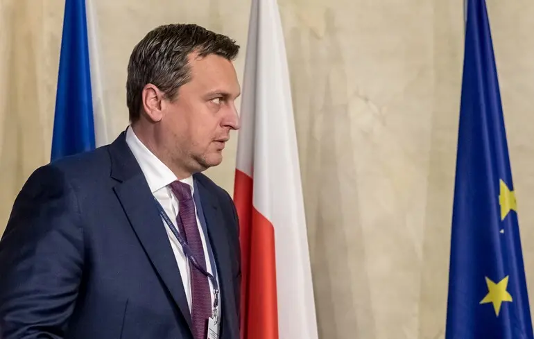 Фіцо висловив підтримку вступу України до Європейського Союзу – у Словаччині закликають його зайняти протилежну позицію. Фіцо висловив підтримку вступу України до Європейського Союзу – у Словаччині закликають його зайняти протилежну позицію. 1