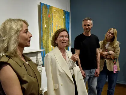 «Геометрія світла»: у Києві відкрили виставку про світло, форму і сакральність 10