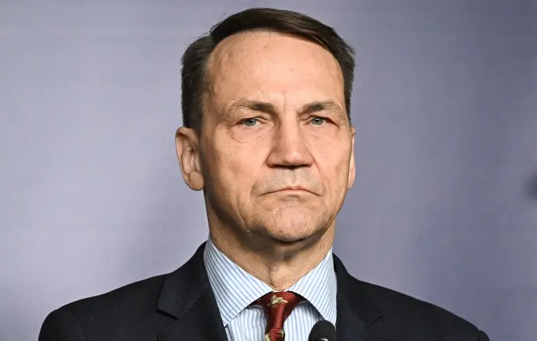 Глава Міністерства закордонних справ Польщі Радаслав Сікорський висловив думку щодо війни Росії проти НАТО. 1