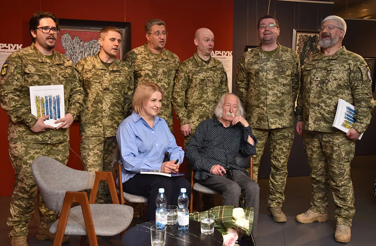 Іван Марчук відвідав свою ювілейну виставку в Музеї історії Києва 6