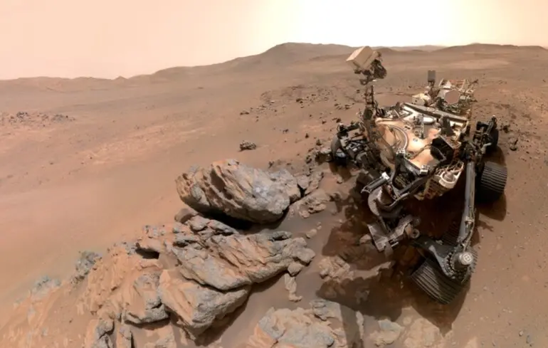 Марсохід NASA Perseverance зробив селфі на поверхні Червоної планети - зображення. 1