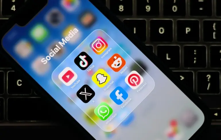 Meta, TikTok та YouTube опинилися під судовим тиском – соціальні мережі сплатять 27 мільйонів доларів у зв'язку з позовом шкільного округу США. Meta, TikTok та YouTube опинилися під судовим тиском – соціальні мережі сплатять 27 мільйонів доларів у зв'язку з позовом шкільного округу США. 1