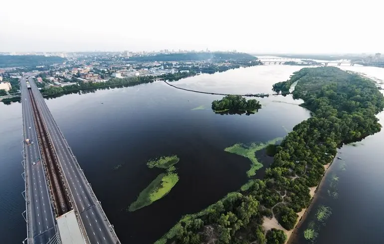 На Південному мосту в Києві планують провести ремонтні роботи, що вплине на організацію дорожнього руху. 1