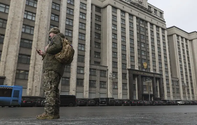 Партія Єдина Росія готує масштабне залучення військових до Державної думи. 1