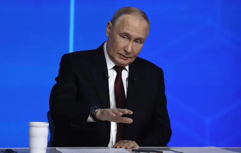 Путін безцеремонно прокоментував інцидент із падінням дрона в Румунії, висловивши припущення, що він міг належати Україні. 1