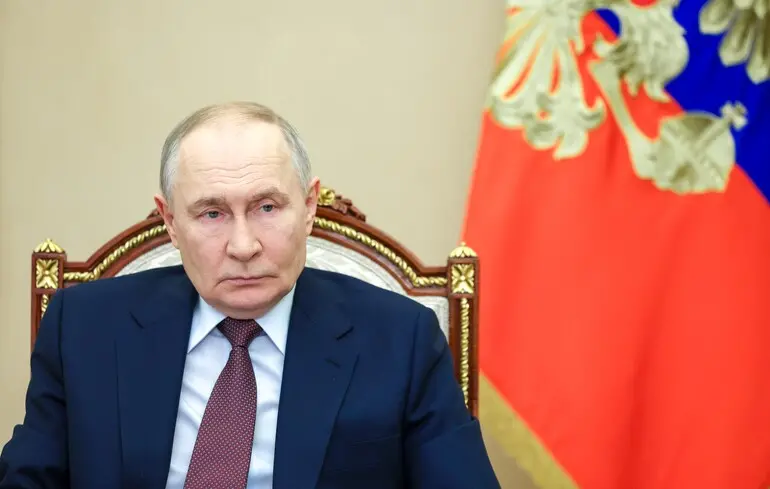 Путін надав дозвіл на проведення військових операцій за межами країни з метою захисту затриманих громадян Росії. 1