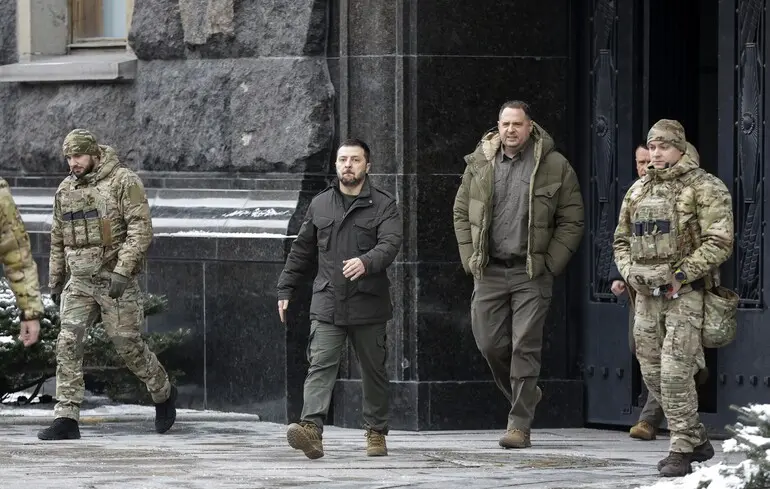 Реакція Володимира Зеленського на записи Міндіча - як у Європі оцінюють корупційний скандал в Україні. Реакція Володимира Зеленського на записи Міндіча - як у Європі оцінюють корупційний скандал в Україні. 1