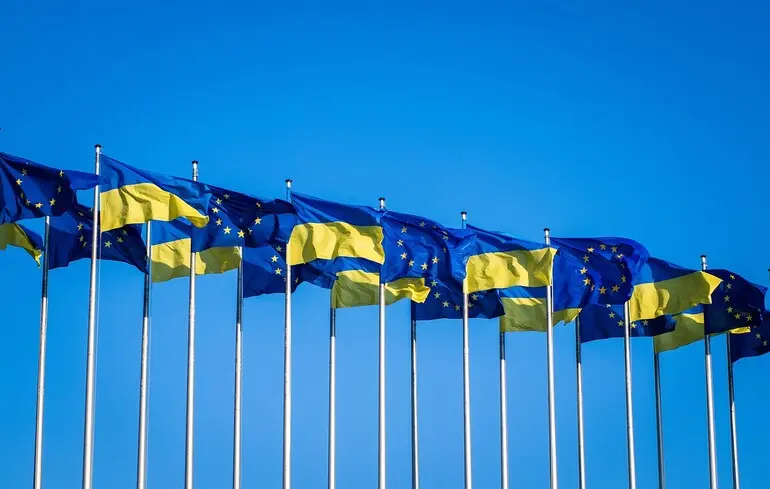 Російська Федерація закликала до евакуації дипломатичних представництв з Києва, проте Європейський Союз не має наміру піддаватися на погрози Кремля. Російська Федерація закликала до евакуації дипломатичних представництв з Києва, проте Європейський Союз не має наміру піддаватися на погрози Кремля. 1