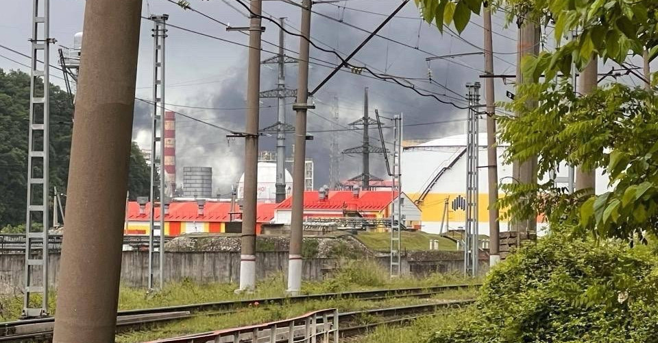 Сили оборони завдали удару по нафтопереробному заводу в Туапсе, розташованому в Краснодарському краї. 1
