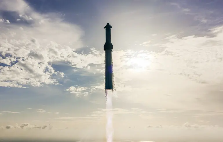 SpaceX відклала перший запуск Starship V3 через технічну проблему, перенісши тестування на наступний день. 1