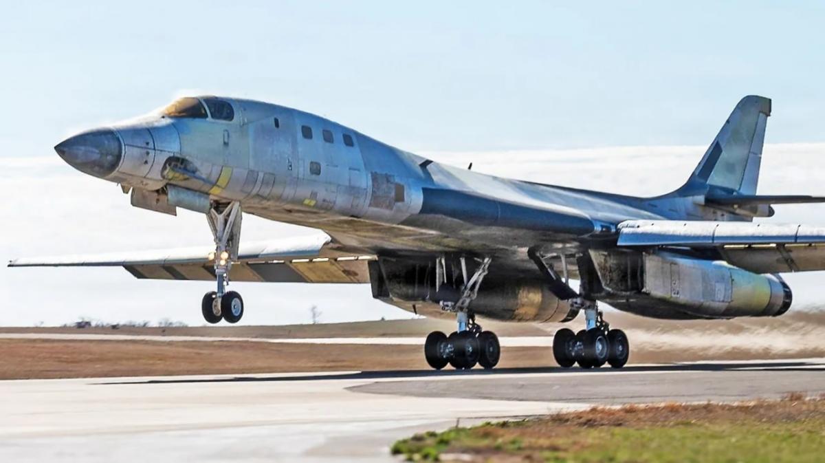 США повернули до експлуатації стратегічний бомбардувальник "Апокаліпсис II" (фото)
