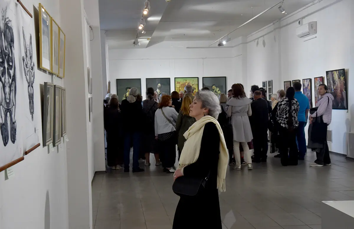 Свідчення незламності культури: у Києві відкрилася виставка імені Георгія Якутовича 11