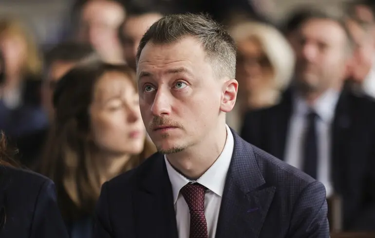 Трудові мігранти в Україні – Соболев охарактеризував цю ідею як таку, що не має пріоритету. Трудові мігранти в Україні – Соболев охарактеризував цю ідею як таку, що не має пріоритету. 1