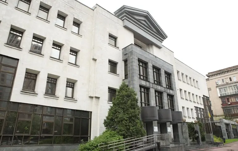 У справі Династії чотирьом особам встановлено розміри застав. 1