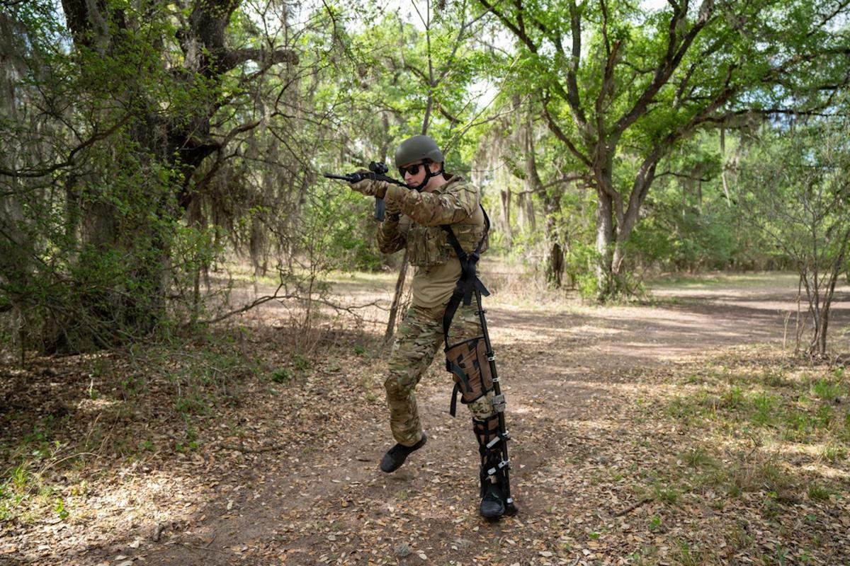 У США створили екзоскелет, з яким поранені солдати можуть іти в бій