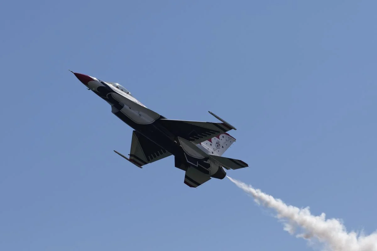 У США вирішили відновити списані літаки F-14 Tomcat з пустелі Арізони