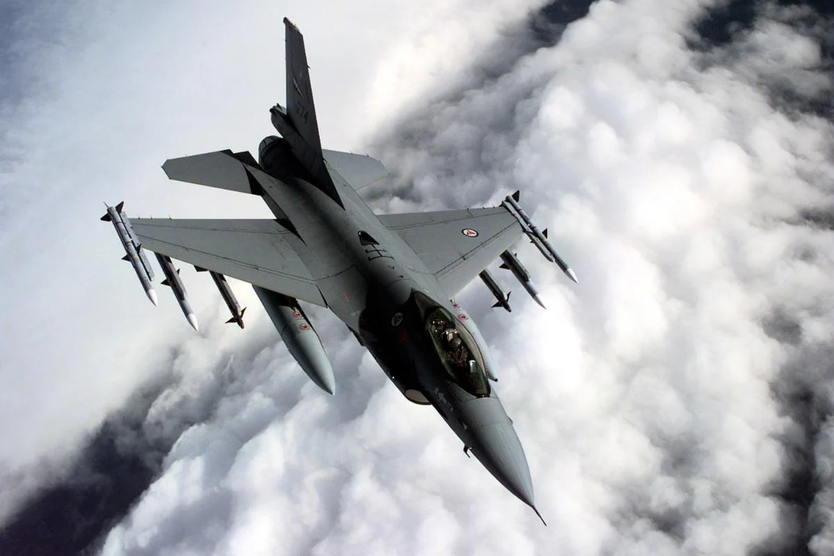 Українські пілоти F-16 вчаться воювати "наосліп" без GPS, &ndash; Business Insider