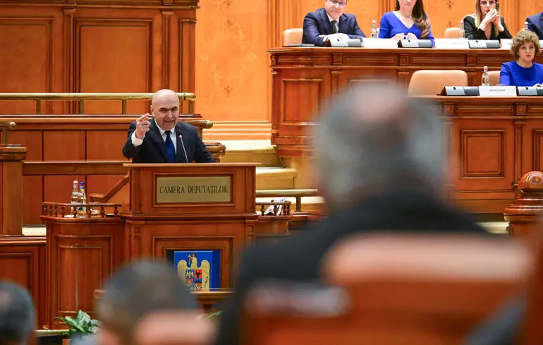 Уряд Румунії - Кабінет Іліє Боложана подав у відставку внаслідок висловленого вотуму недовіри. 1