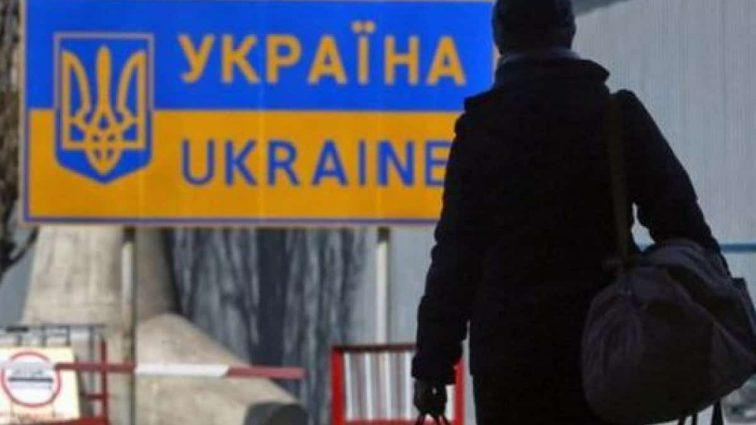 В Україні вдвічі зменшилася кількість трудових мігрантів. 1