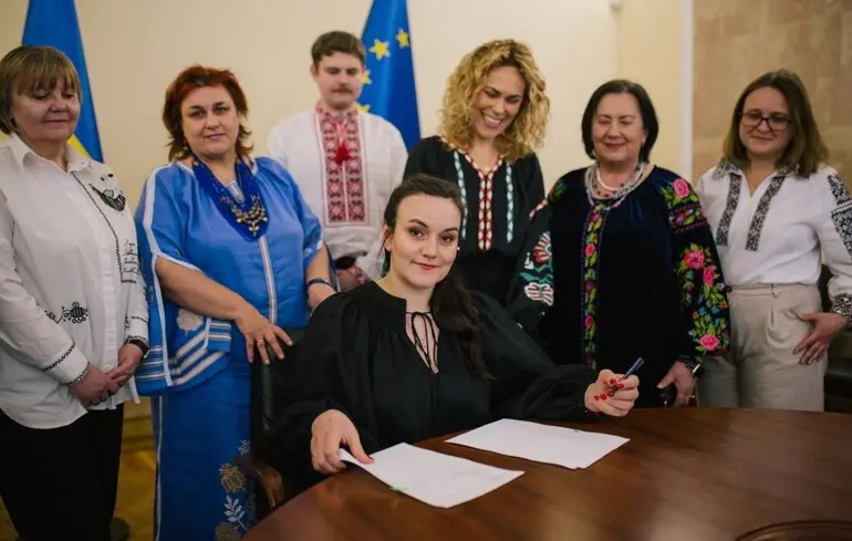 Вишиванку подали до списку нематеріальної спадщини ЮНЕСКО - наступним етапом є міжнародний розгляд номінації - новини культури 1